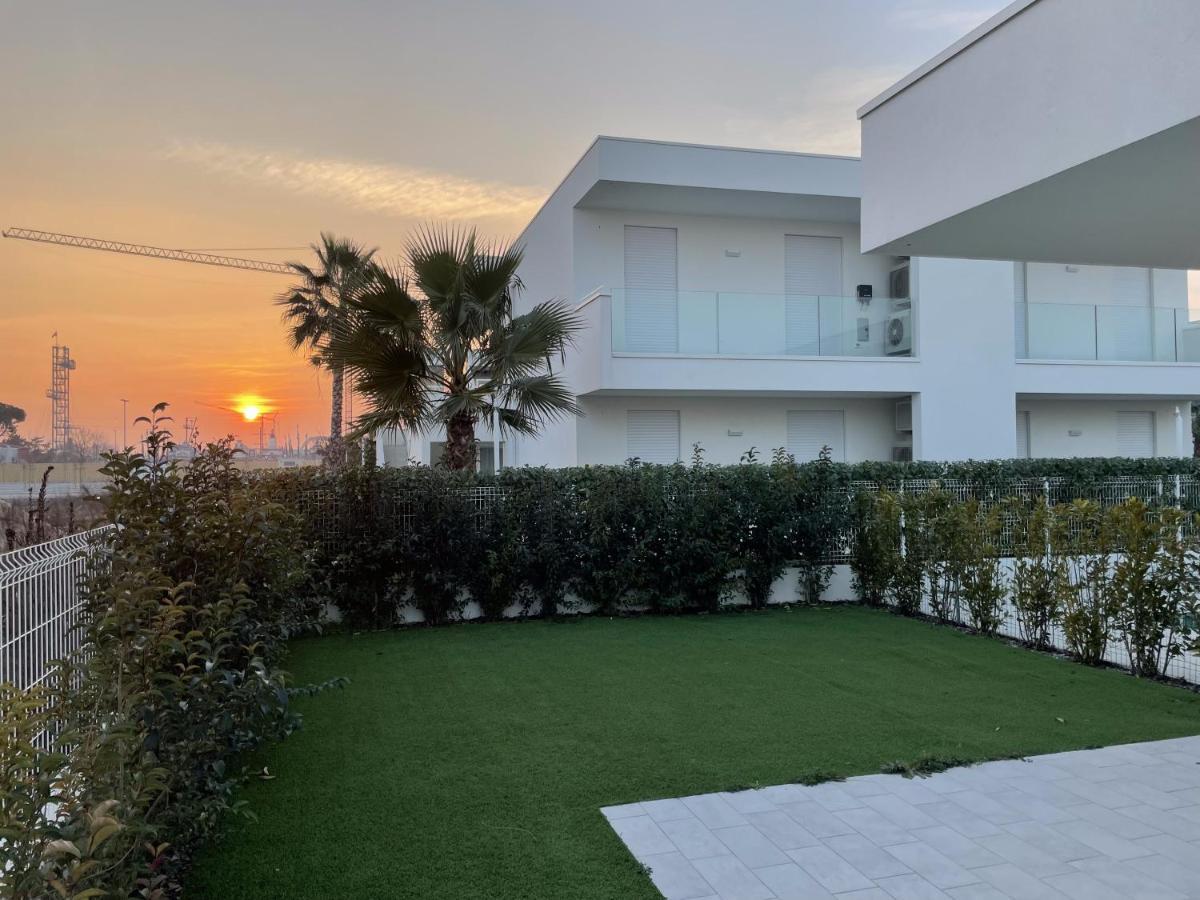 Jesolo Ground Floor Flat With Pool - 2 Family Apartments Exterior foto
