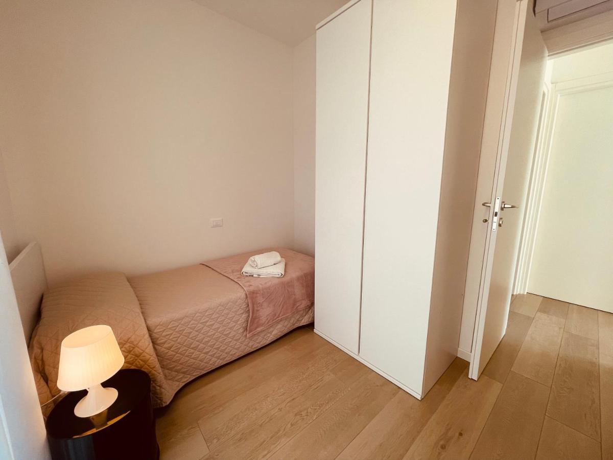 Jesolo Ground Floor Flat With Pool - 2 Family Apartments Exterior foto